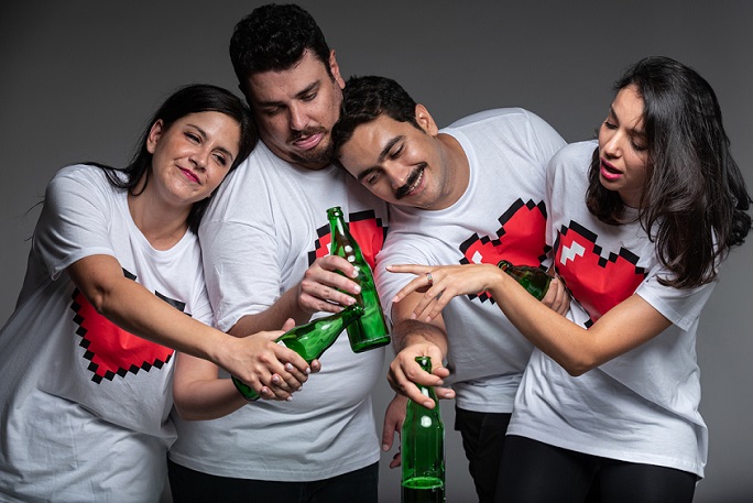 «ΑΥΤΗ ΠΟΥ ΟΝΕΙΡΕΥΟΜΟΥΝ», μια κωμωδία του Αντώνη Καλομοιράκη, σε σκηνοθεσία του Θοδωρή Τούμπανου 