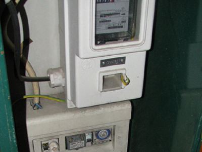 Ρολόι της Δ.Ε.Η. και στους τάφους!!!