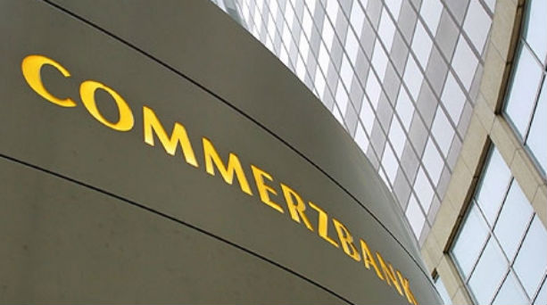 "Η Ελλάδα πρέπει να κηρύξει στάση πληρωμών"