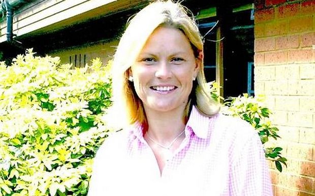 Έκανε σχέση με τη μαθήτριά της...