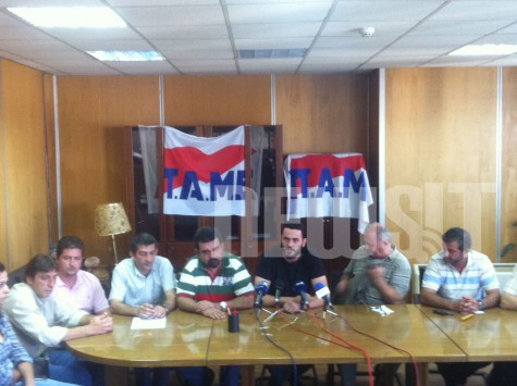 Έβγαλαν τον Κουτρουμάνη από το γραφείo του για να κάνουν... σκετς