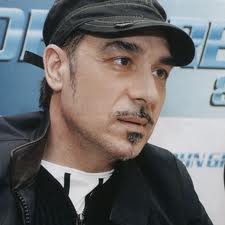 Νότης Σφακιανάκης: «Πρόβατα ξυπνάτε…»