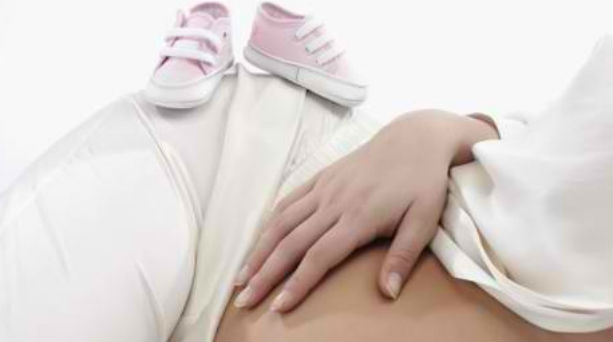 Τι αλλάζει στο επίδομα τοκετού;