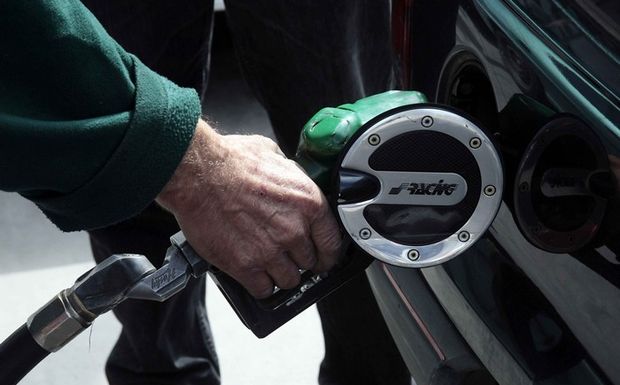 Έβαζαν βενζίνη και την χρέωναν στο ΕΚΑΒ