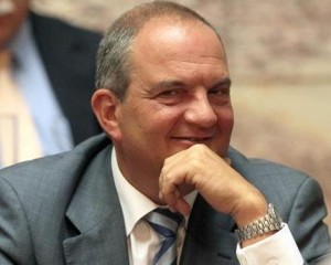 Το μωρό... Καραμανλής! Πολύ γέλιο...