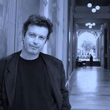 Το στικάκι... εξάρτημα ηδονής στη Βουλή!!!