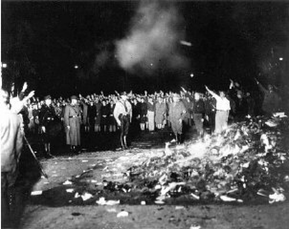 80 χρόνια πριν οι ναζί έκαιγαν βιβλία!!!