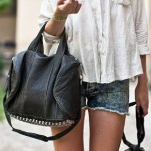 Μία γυναικεία τσάντα περιέχει περισσότερα βακτηρίδια από το καπάκι της τουαλέτας!!!