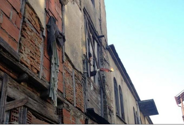 Απίστευτο! Μοναχός στο Άγιο Όρος πετάει μολότοφ! Φωτογραφίες ΝΤΟΚΟΥΜΕΝΤΟ...