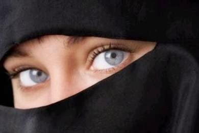 «Φωτιά» το στριvγκ νεαρής Μουσουλμάνας, της Θράκης!!! (foto)