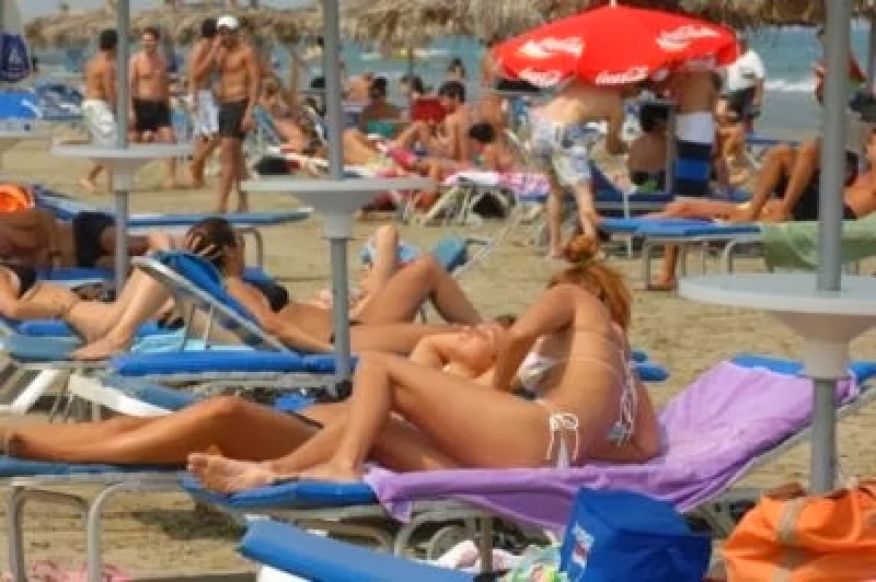 Ξυπνήστε «χαϊβάνια»!!! Η διαφήμιση που τρέλανε τους τουρίστες... (video)