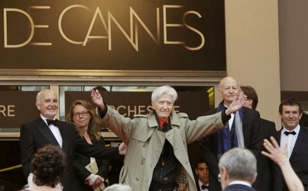 «Έφυγε» ο Αλέν Ρενέ, ο άνθρωπος που έλεγε «Να αγαπάς, να πίνεις και να τραγουδάς για πάντα…» 