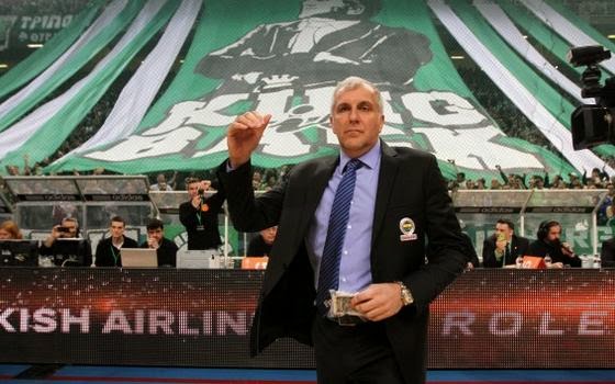 Δάκρυα στο ΟΑΚΑ για την επιστροφή του «βασιλιά»... (video)