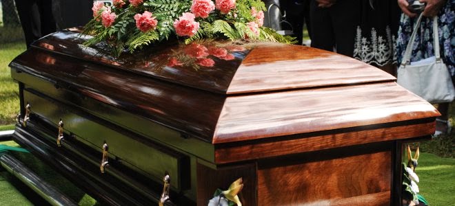 Έρχεται η ανάπτυξη!!! 1ο  πανελλήνιο σεμινάριο για...κηδείες!!!