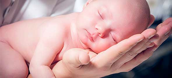 Tα πρώτα 70 λεπτά του μωρού στον κόσμο!!!