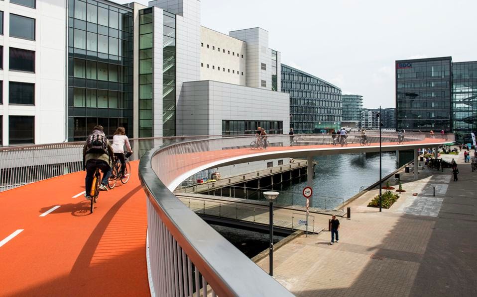 Επτά πόλεις τολμούν και διώχνουν τα Ι.Χ.