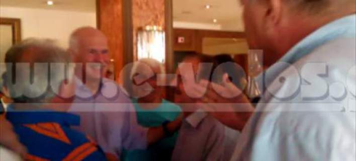 Επίθεση του Μπέου στον Παπανδρέου: «Απατεώνα, κατέστρεψες την Ελλάδα. Ντροπή σου...» (video)