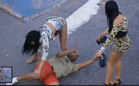 Ιερόδουλες έκαναν πελάτη 