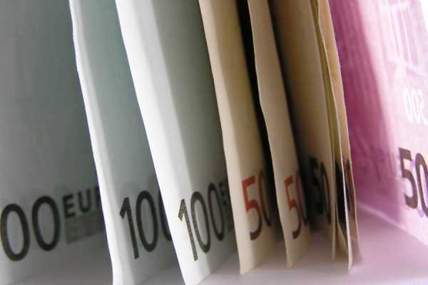 Πότε θα πληρωθούν δώρα, συντάξεις και επιδόματα για τα Χριστούγεννα…