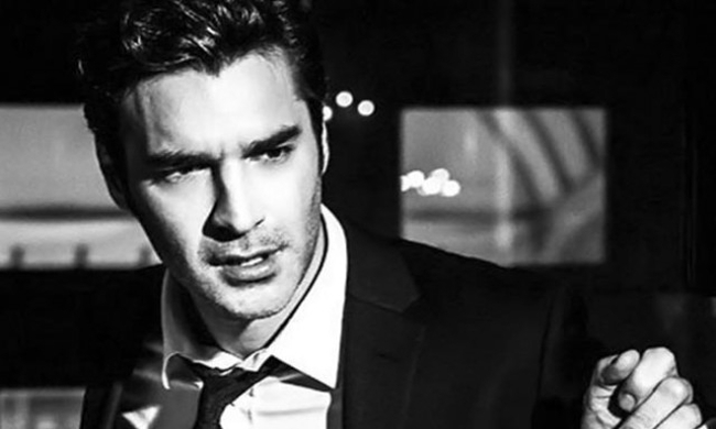 Ο Παπακαλιάτης έχει αδυναμία στην μητριά του…