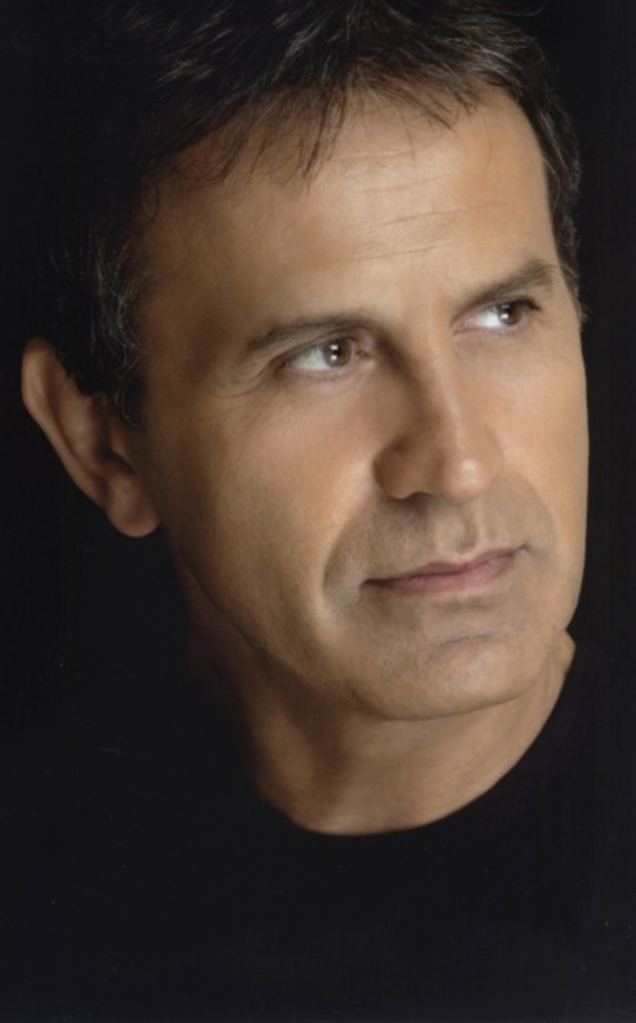 Όταν ο Νταλάρας τρώει ... παντόφλα (on air)