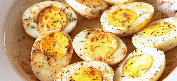 10 πράγματα που συμβαίνουν στον οργανισμό σας αν τρώτε αυγά…