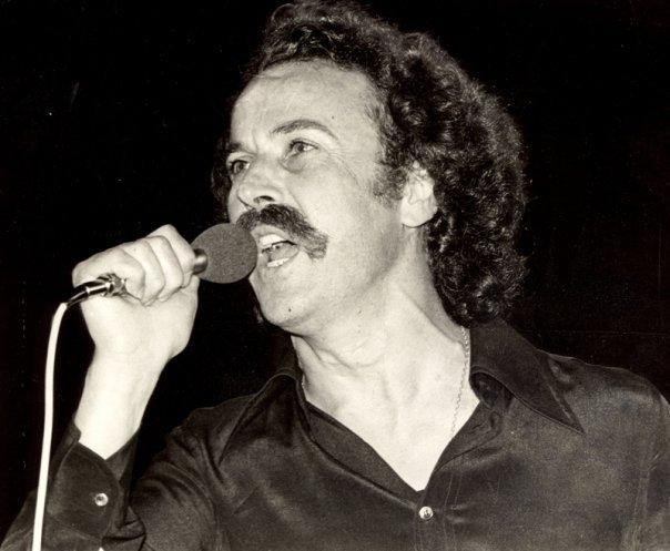 ΓΝΩΡΙΖΕΤΕ τι σημαίνει η λέξη «ζαβαρακατρανέμια» στο τραγούδι του Νίκου Ξυλούρης;