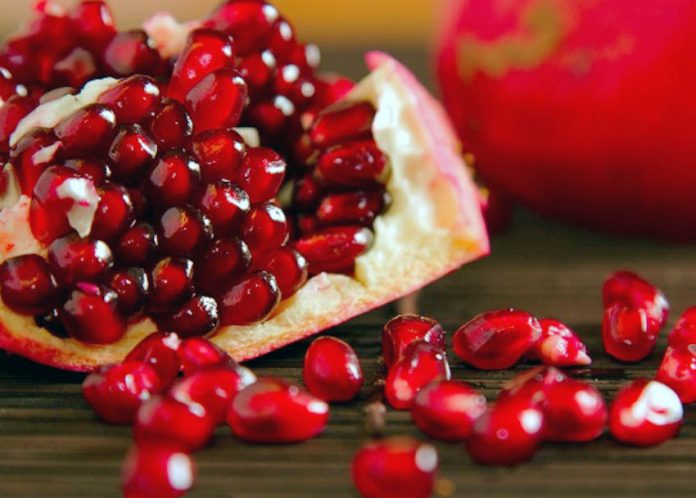 Πότε είναι καλοτυχία να φας (αντί να σπάσεις) ένα ρόδι;