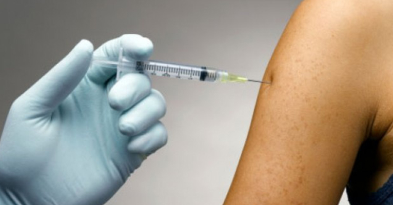 Δύο εκατομμύρια Έλληνες έκαναν εμβόλιο με ιό που… προκαλεί βλάβες!!!