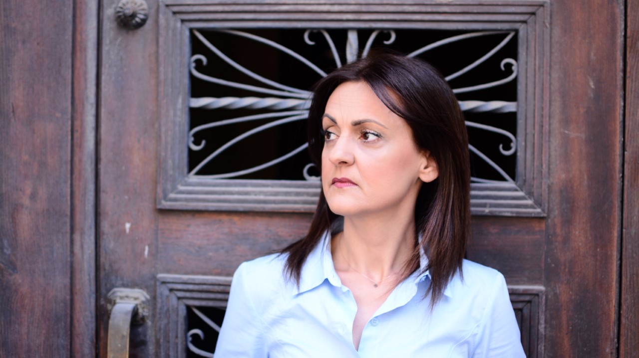 Η Ξανθή Μαντέλα απαντά, στο «κουτσομπολιό»… της αυλής!!!