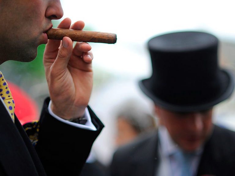 Το δάνειο, τα σοκολατάκια… και άλλες ιστορίες