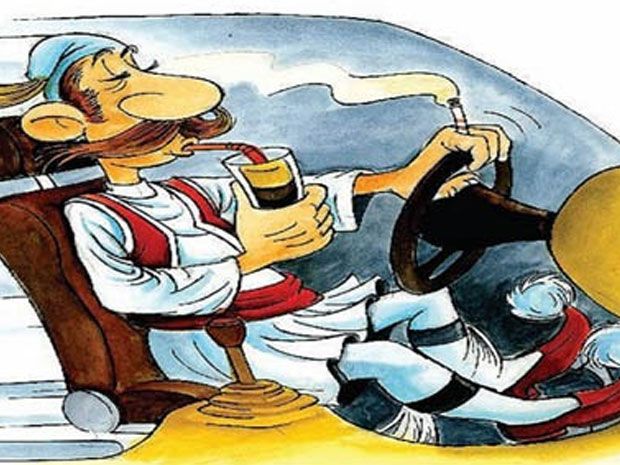 Μιλάς στο κινητό & πετάς τσιγάρο… Αφαίρεση διπλώματος! Έτσι απλά…