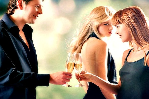 Στους δύο χωρά και ένας τρίτος…