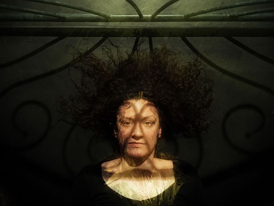 ΛΙΘΟΥΑΝΙΑ Rupert Brooke, στο θέατρο 