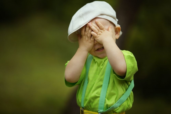 Το κρυφτό που αγαπήσαμε παιδιά, παιχνίδι ηδονής του σήμερα!!! Θα κολλήσεις... 