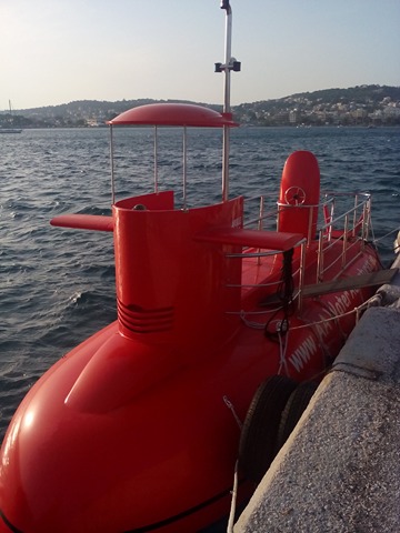 Βγήκε «υποβρύχιο» στο Πόρτο Ράφτη!!! (foto)