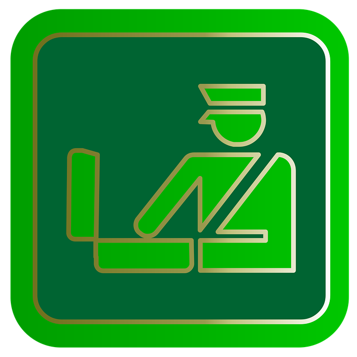 Τι μπαίνει στη βαλίτσα των ταξιδιωτών χωρίς να περάσουν από τελωνείο…