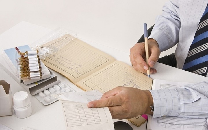 Τέλος τα βιβλιάρια υγείας: Πώς θα γράφονται τα φάρμακα…