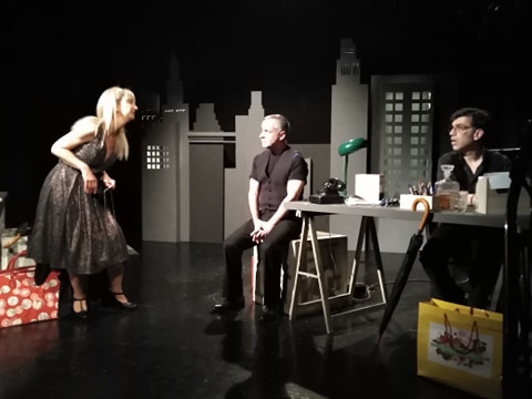 Θέατρο: Είδαμε και σας προτείνουμε… «Το όνειρο της διπλανής πόρτας» 