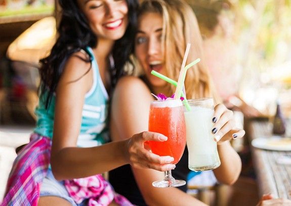 12 καλοκαιρινά cocktails να τα πιείς στο ποτήρι