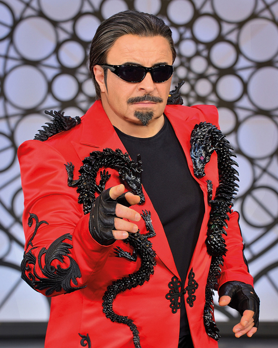 O Μάρκος κάνει πρεμιέρα by night στο mega