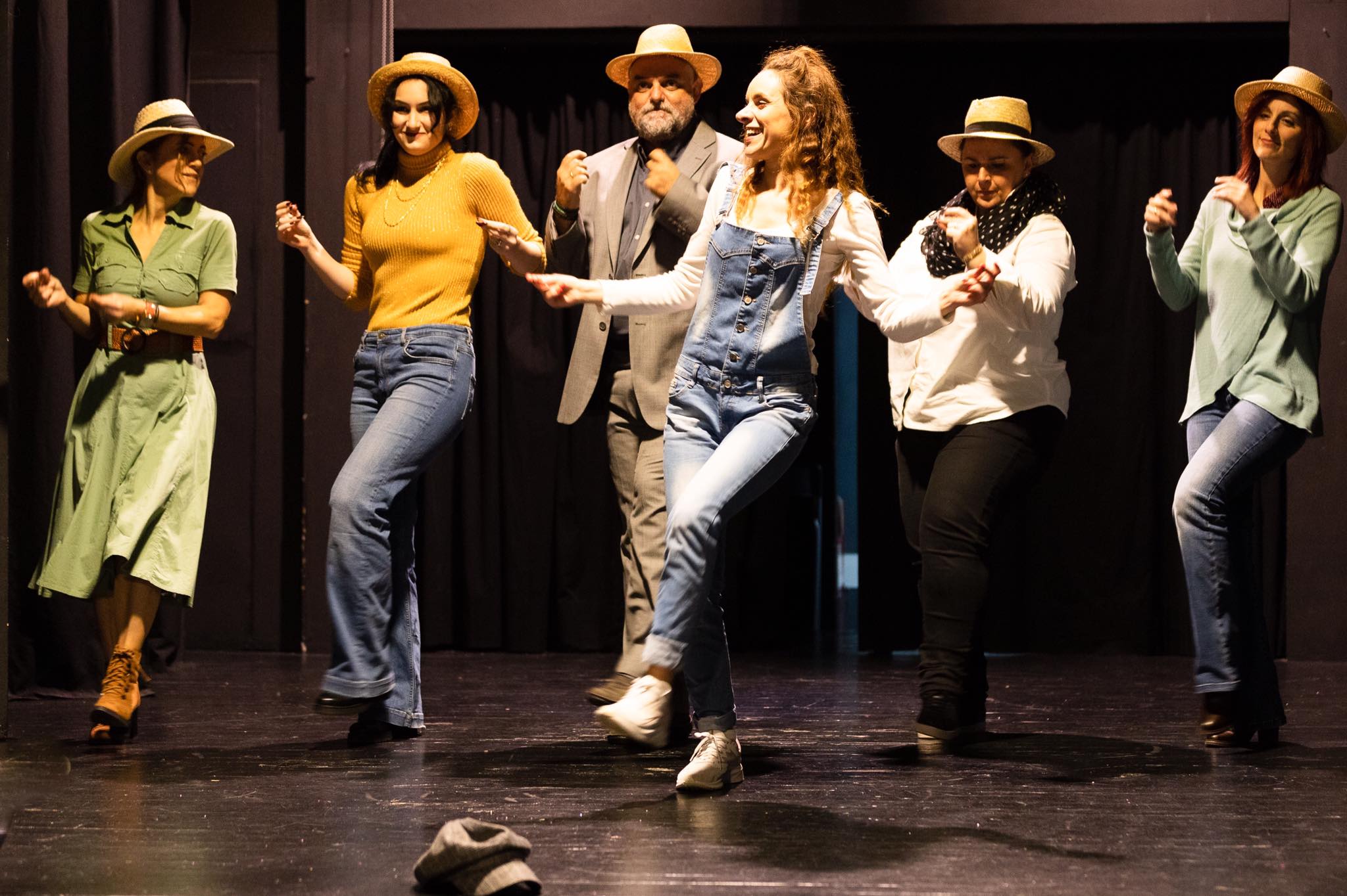 «ΕΜΕΙΣ», της Αγγελικής Αρναούτη στο θέατρο της Ημέρας