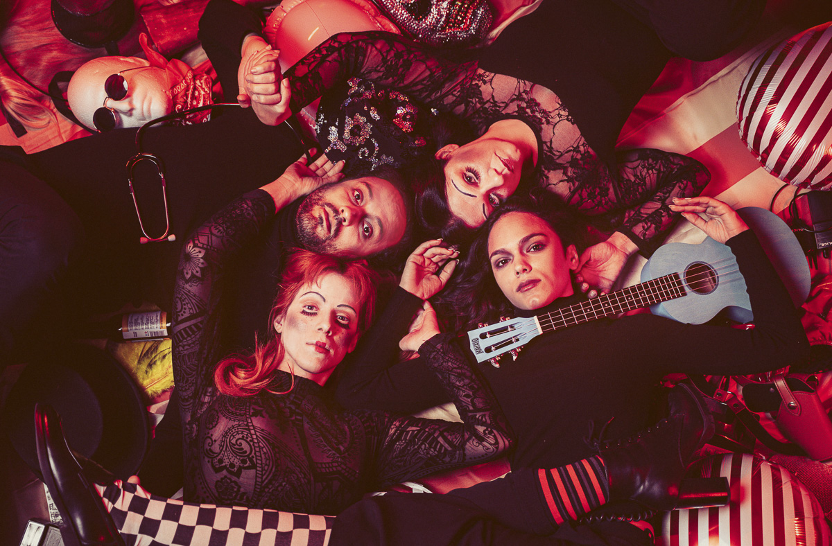 Amanda &amp; Jason στο Evelyn Evelyn, θέατρο 104