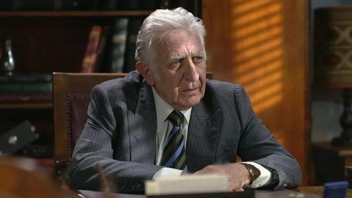 Ο Βρεττός ζει και βασιλεύει, με την Ειρήνη Καπερνάρου… να μπαίνει φυλακή!!! 