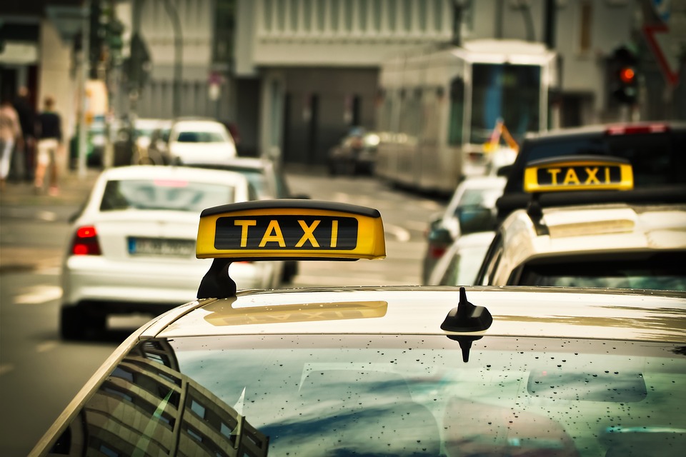 «Το δρομολόγιο που μου άλλαξε τη ζωή» – Η εξομολόγηση ενός ταξιτζή για τον πιο απρόσμενο επιβάτη
