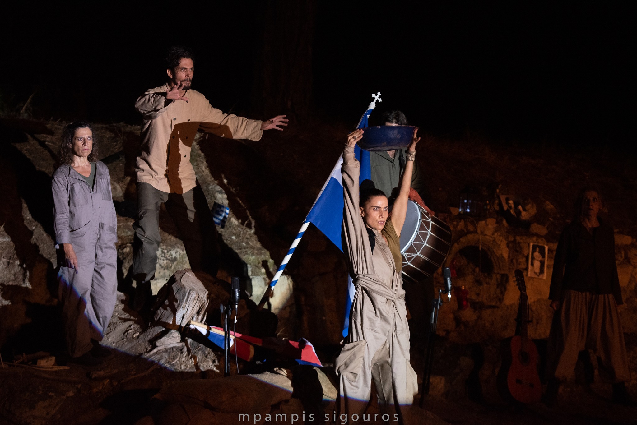 «ΙΒΑΛΑ ΙΒΑΛΑ Ω, ΠΑΜΕ ΓΙΑΛΟ ΓΙΑΛΟ»: Τελευταίες παραστάσεις στο θέατρο Αλκμήνη 