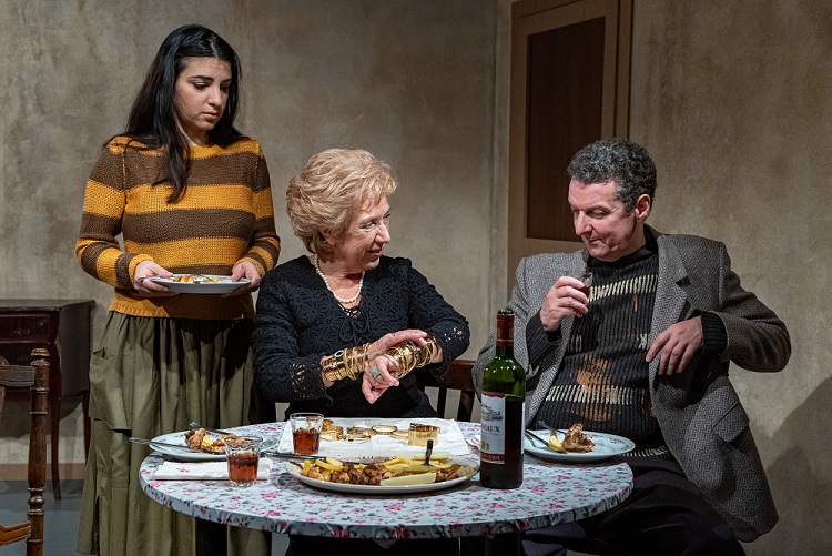 6 τελευταίες παραστάσεις για το αριστούργημα της Μαργκερίτ Ντυράς "Μέρες Ολόκληρες στα Δέντρα" με προσφορά 1+1!