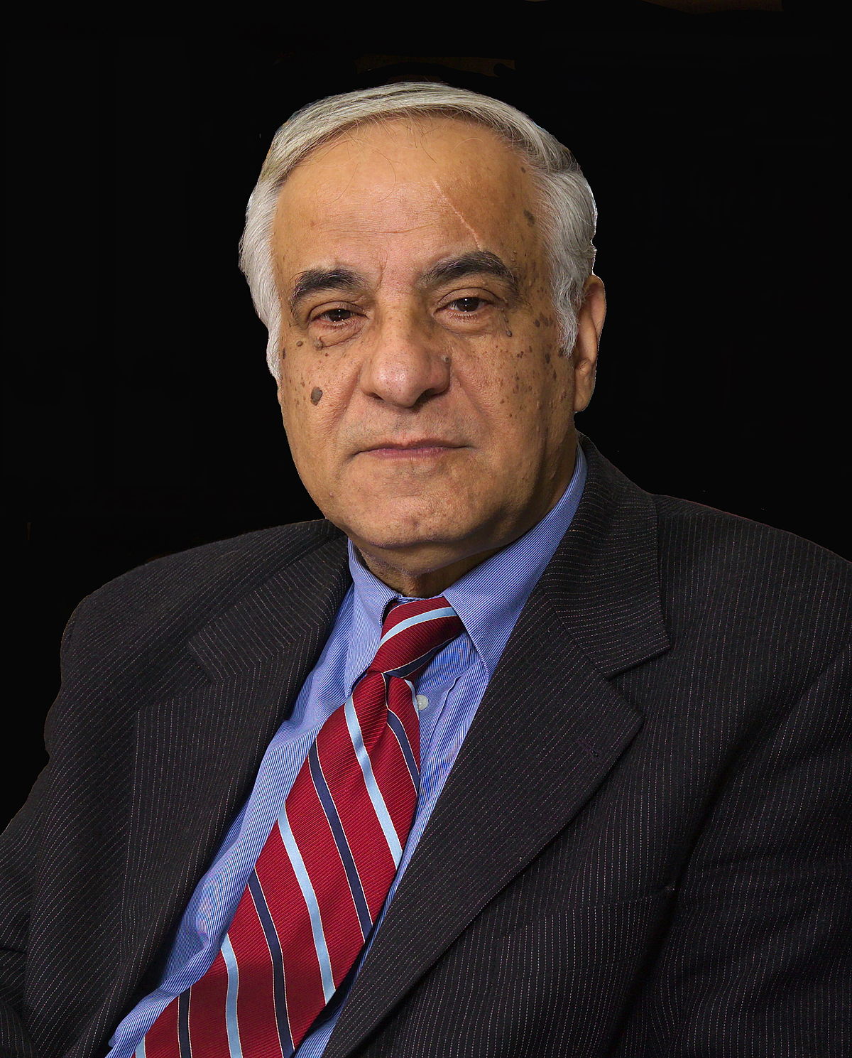 Το φροντιστήριο «ΕΧΕΙΣ ΠΡΟΟΠΤΙΚΗ» θυμάται τον Διονύση Σιμόπουλο