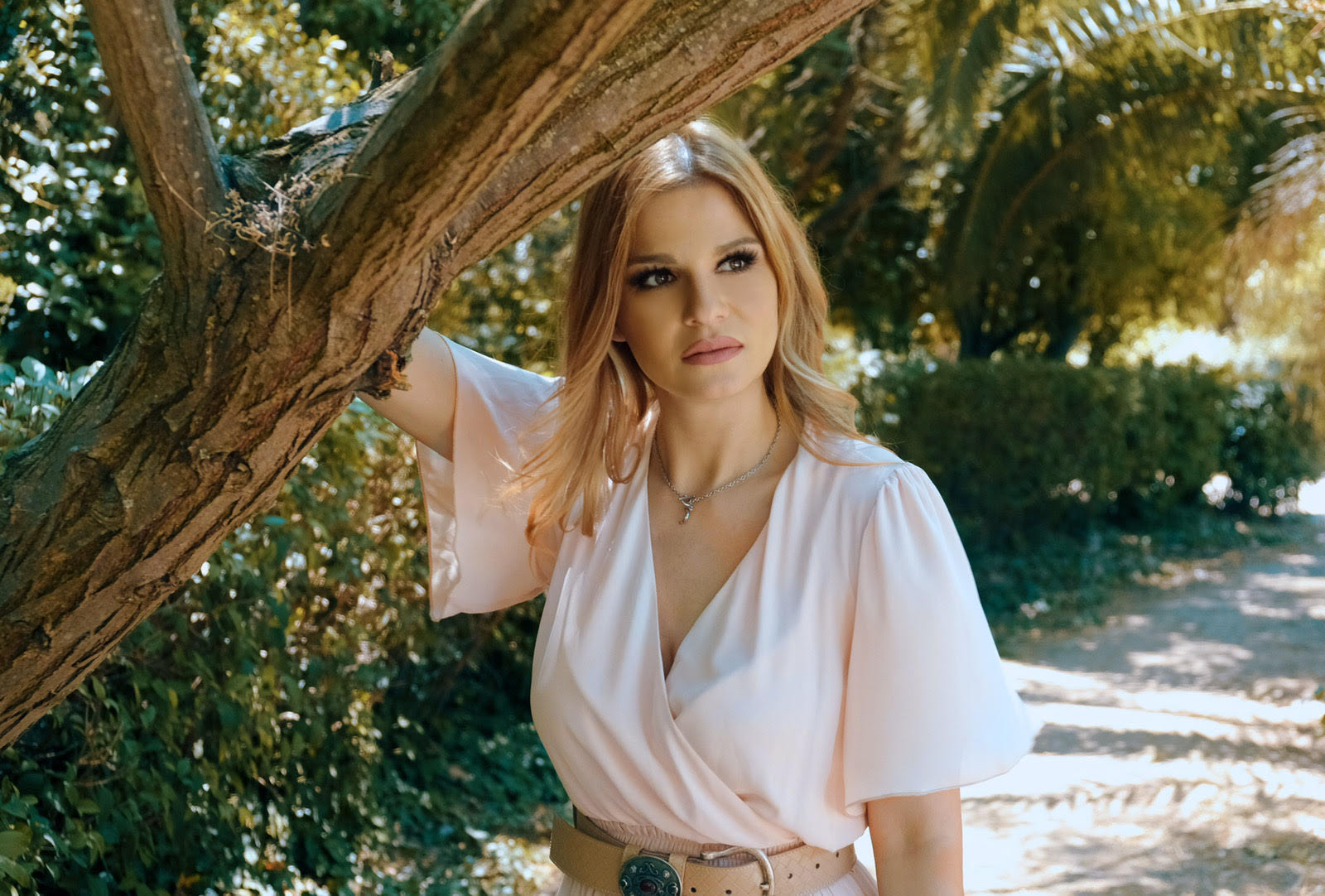 «Κάτι συμβαίνει»: Η Τζωρτζίνα Νικάκη στη μουσική σκηνή Σφίγγα την Κυριακή 13 Νοεμβρίου