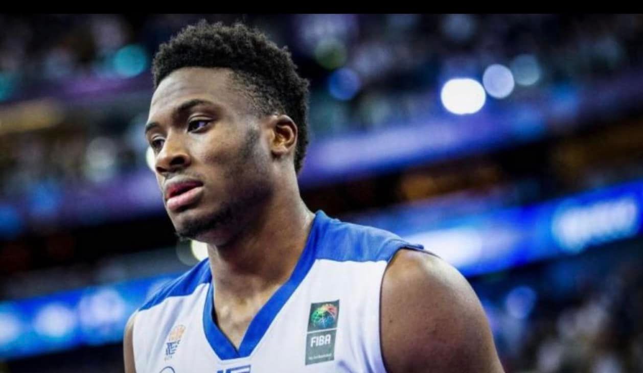 Θανάσης Αντετοκούνμπο: «Η χώρα μου δεν είναι η Αμερική, αλλά η Ελλάδα…»